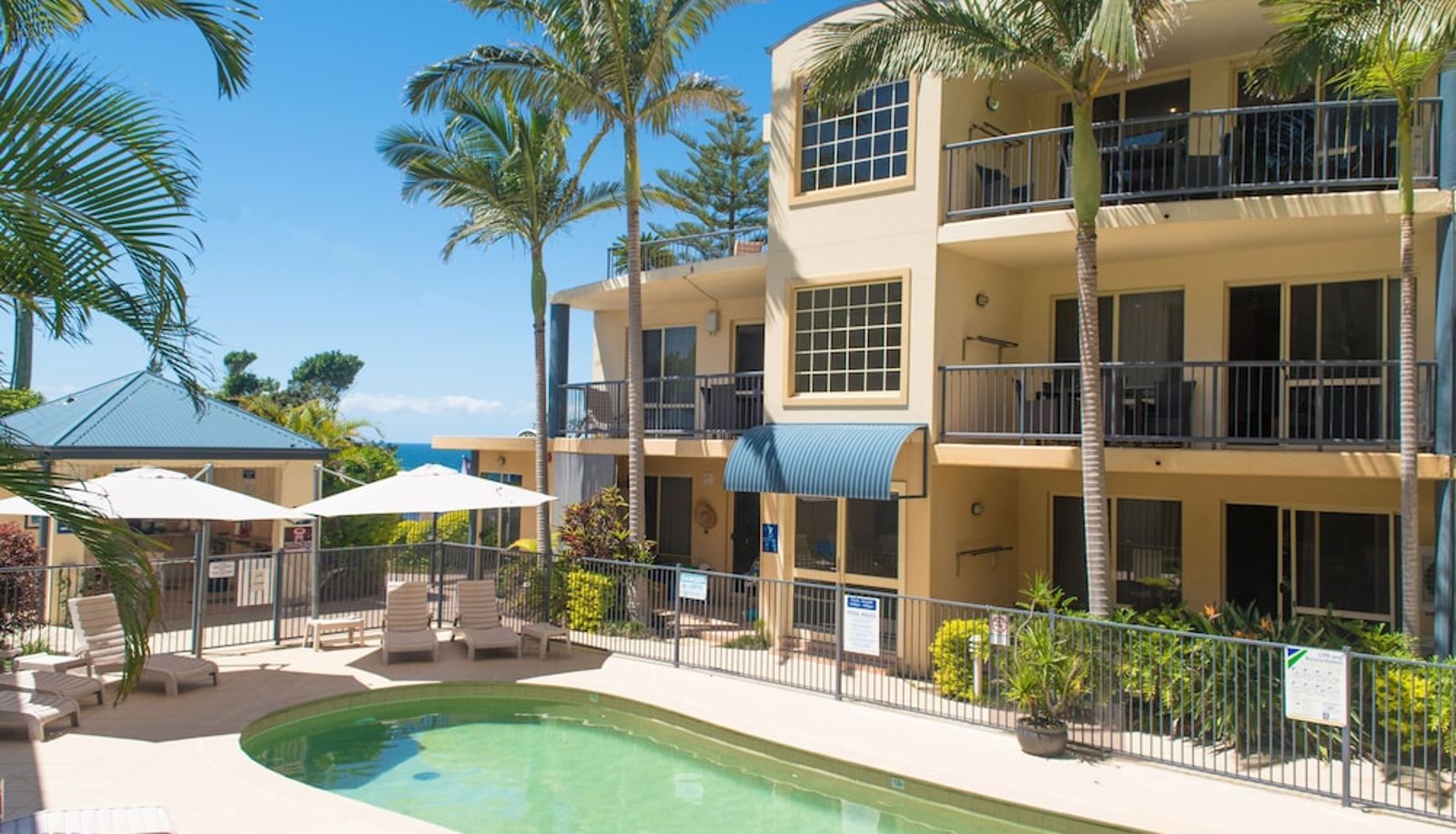 Zwembad - Beachside Holiday Apartments