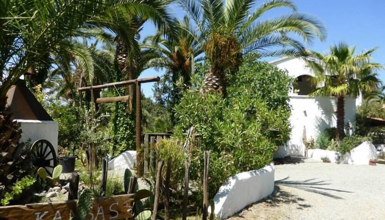 Surrounding - Relais De Bravone