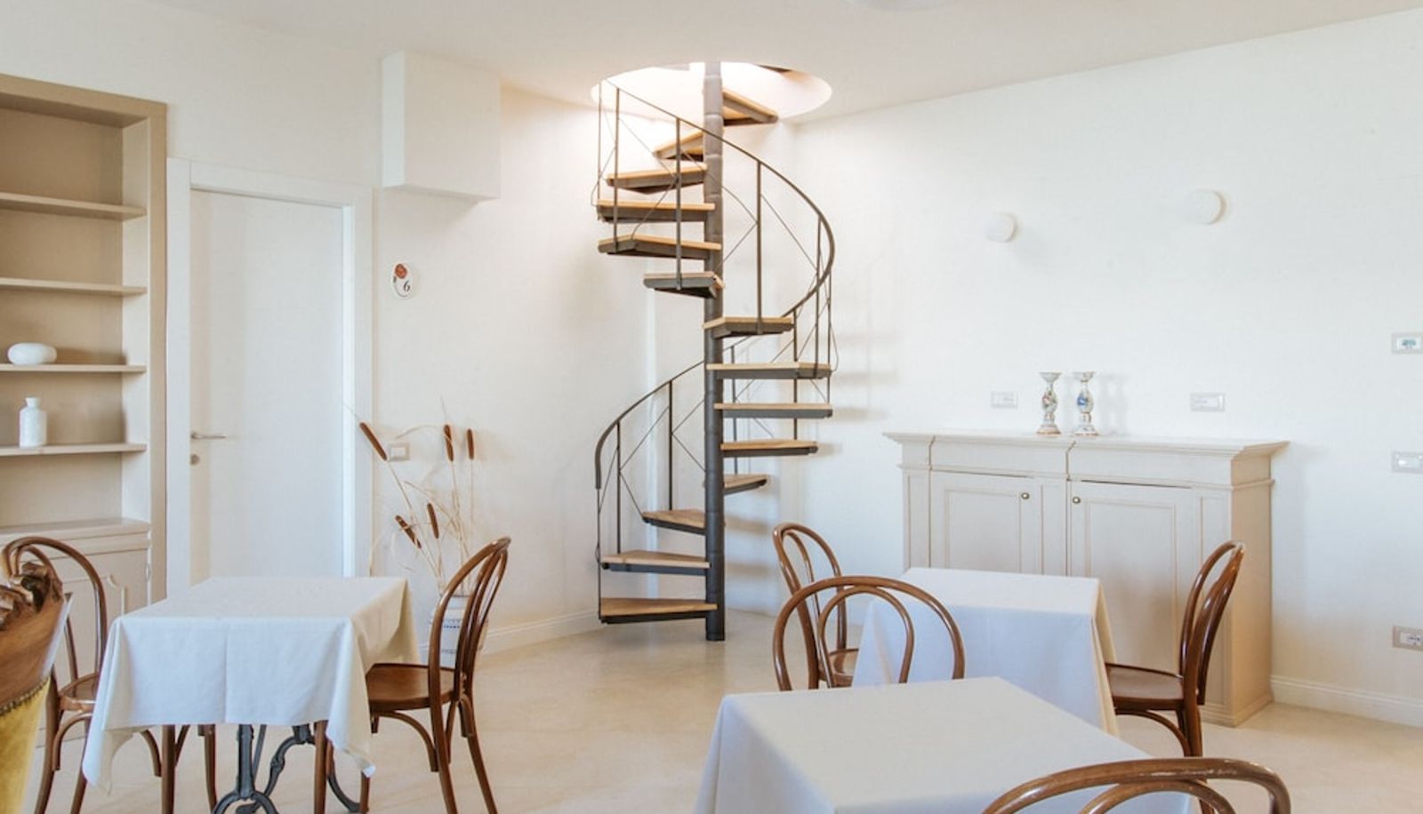 Hall - Hotel Aganoor