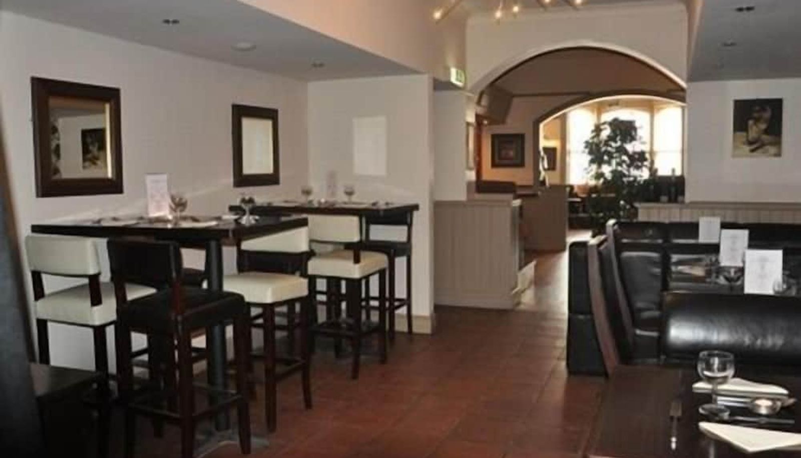 Restaurant - The Locomotion Hotel