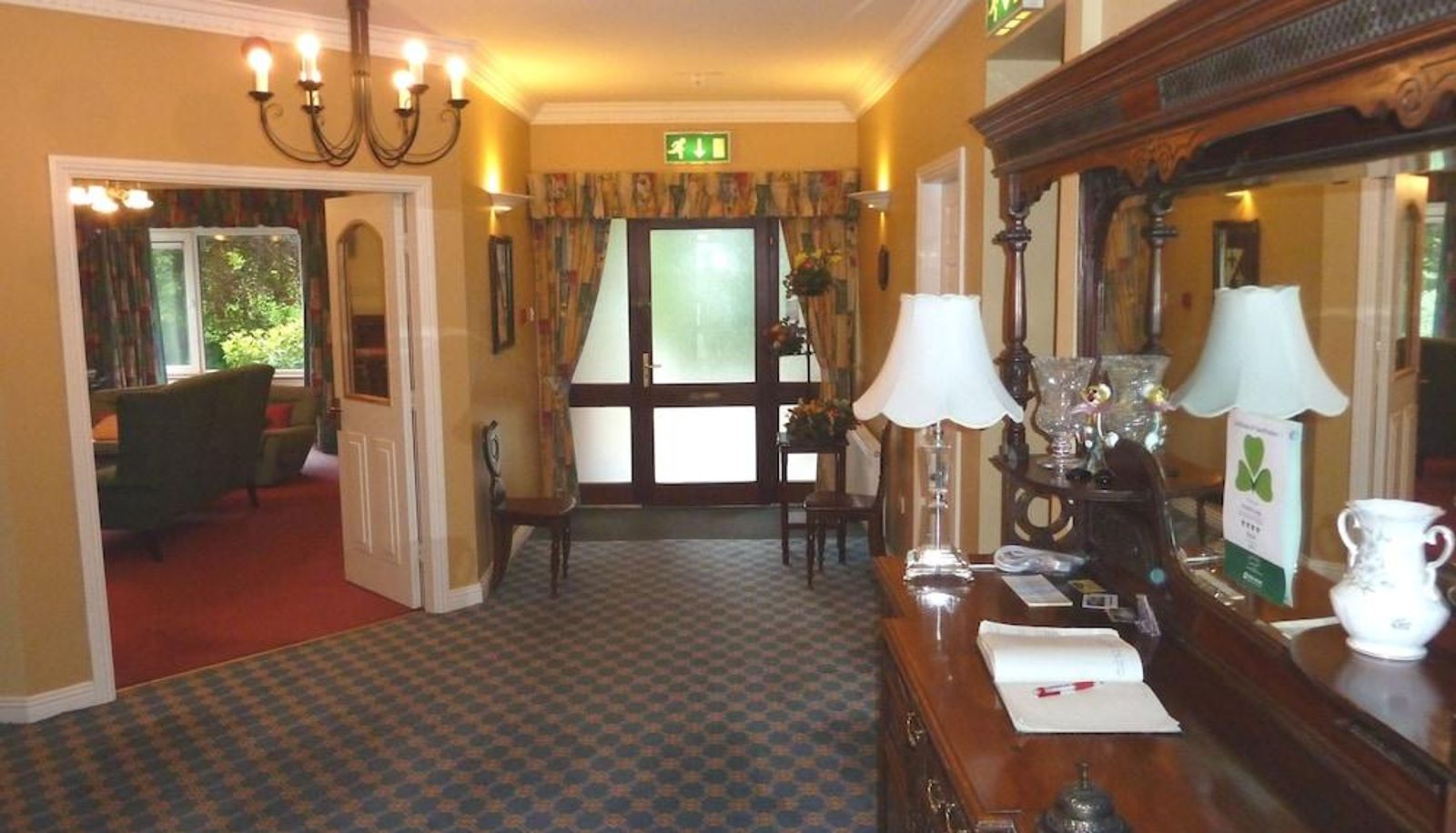 Hall - Annabella Lodge Bed & Breakfast