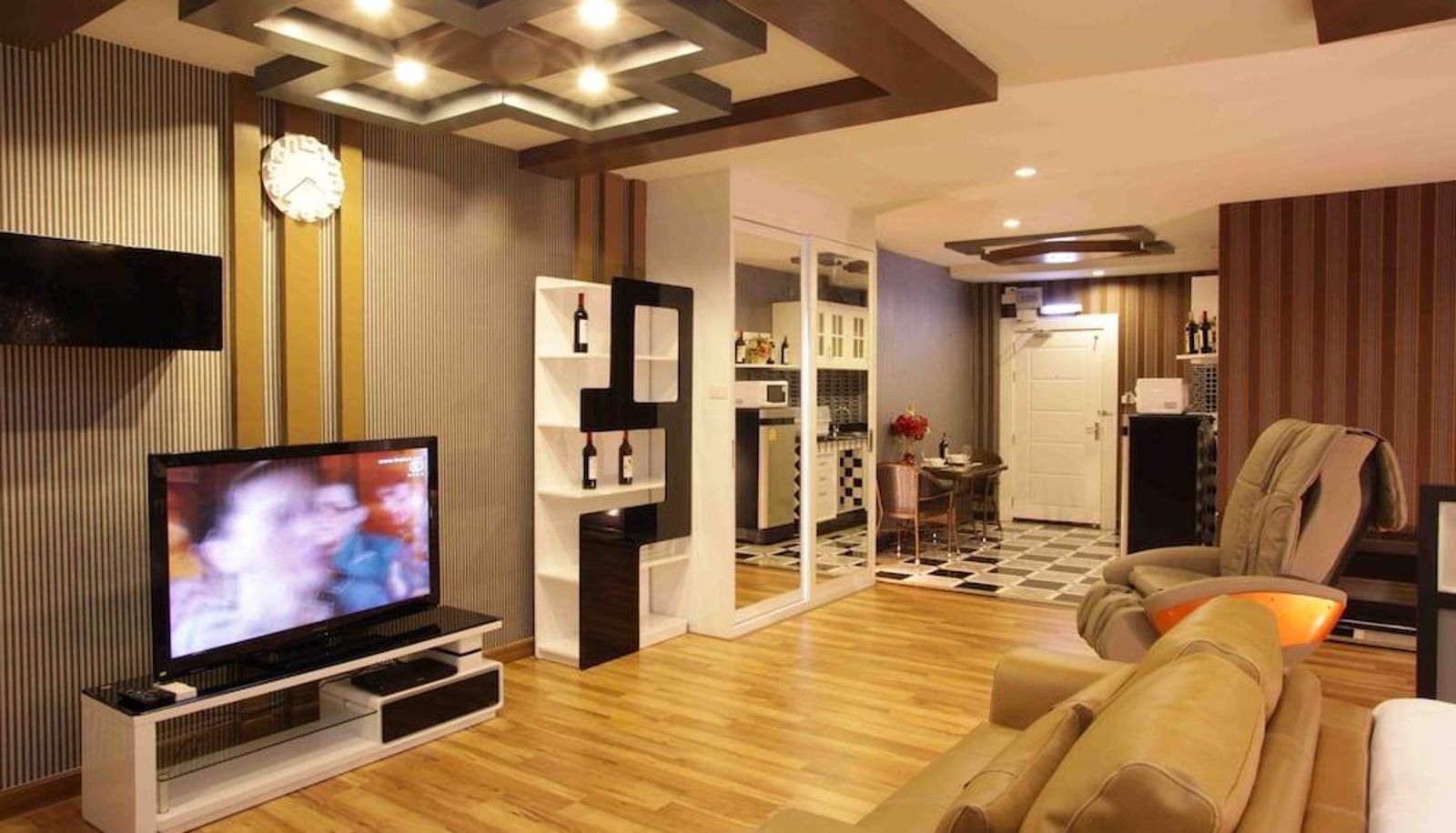 Business room - KTK Regent Suite