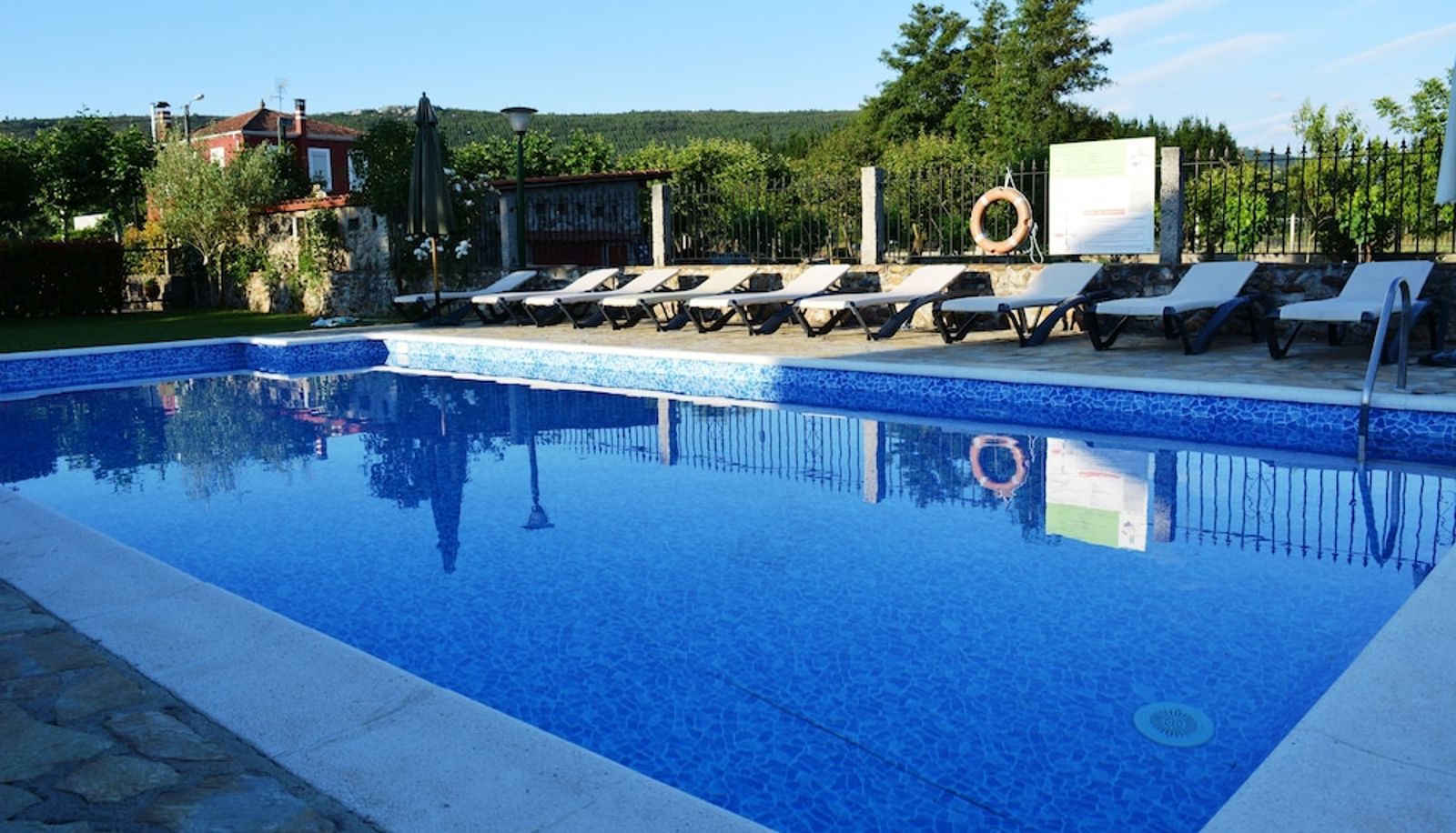Piscina - Hotel Casa Reboiro