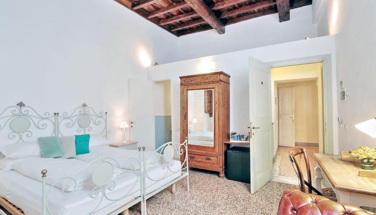 Standard room - Palazzo Olivia Rooms & Apartments