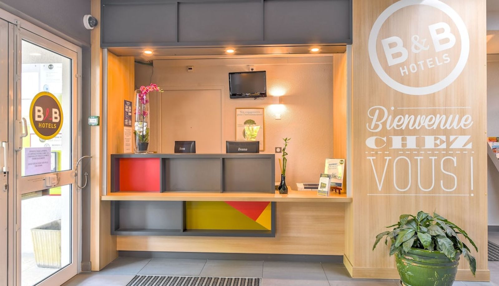 Reception - B&B HOTEL Montpellier (1)