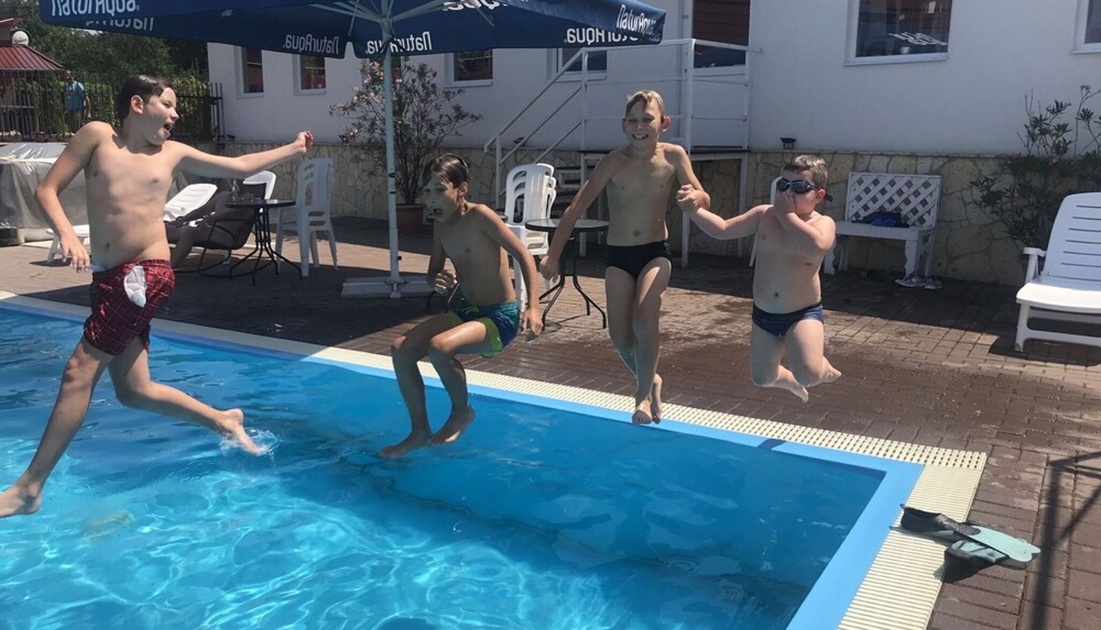Pool - Aranyhordó Panzió Étterem és Pizzéria