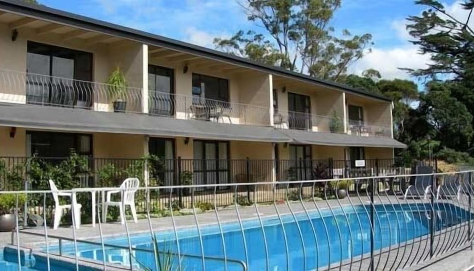 Pool - Waterfalls Estate - Motel & Campground