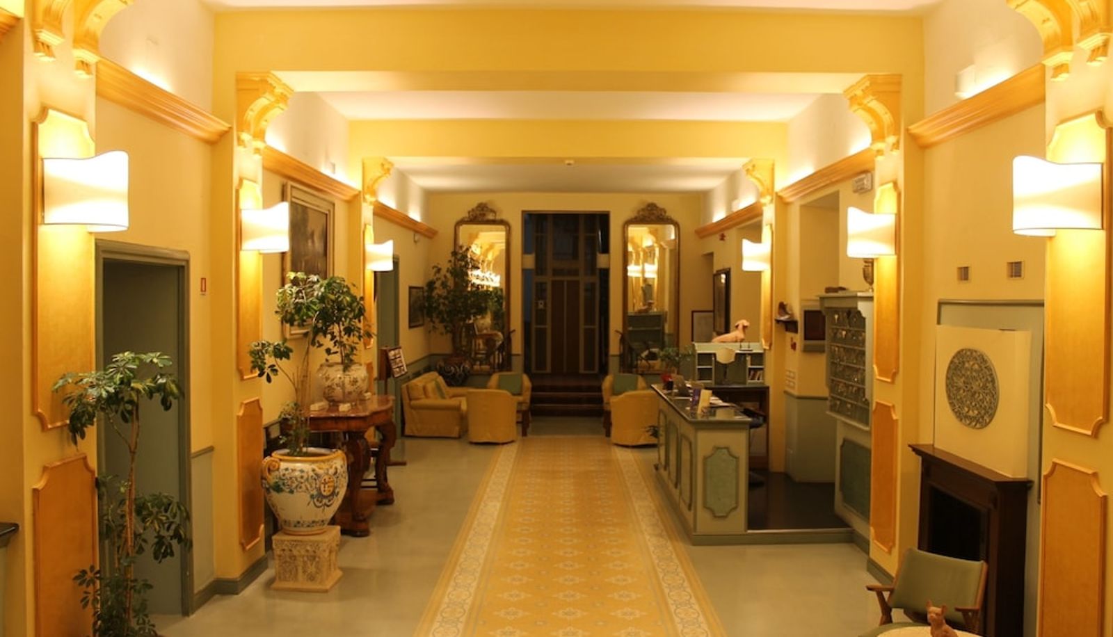 Rezeption - Hotel Croce di Savoia