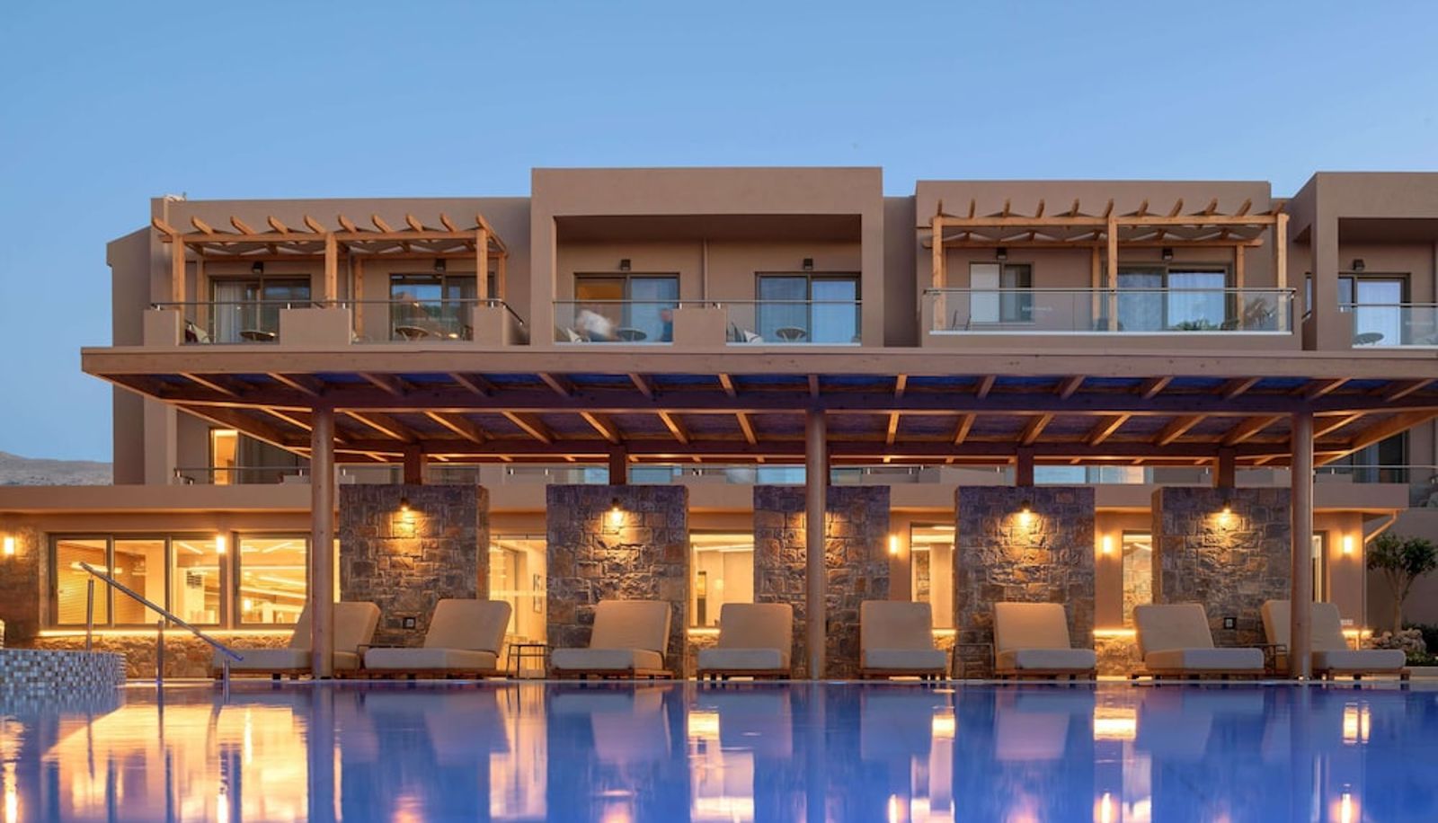Basen - High Beach Hotel