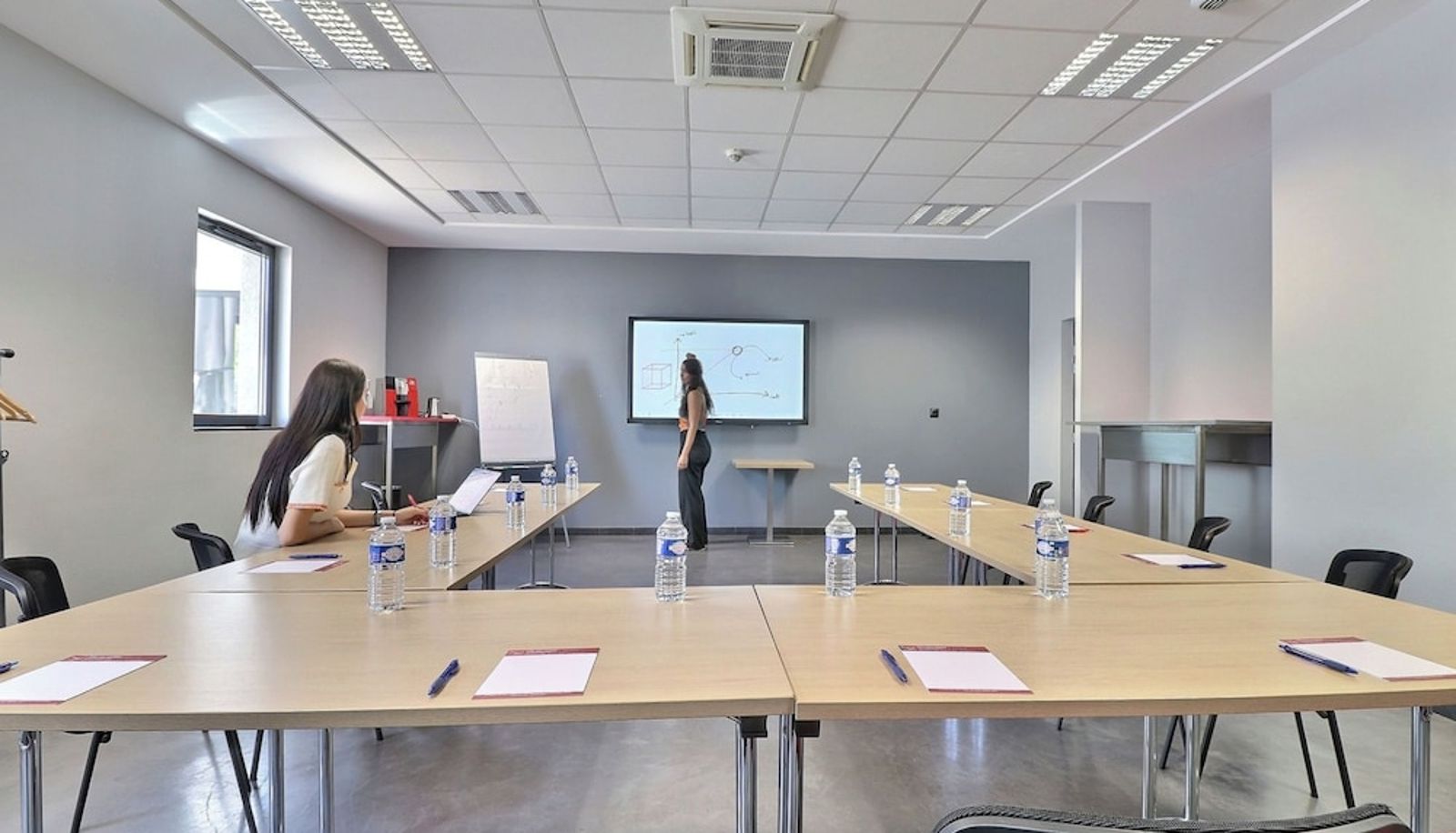 Sala de reuniones - Hôtel des Lumières Lyon Meyzieu Arena Stadium