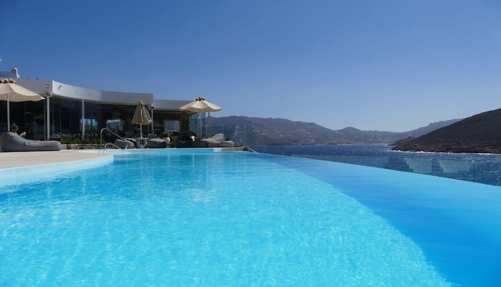 Piscina - Panormos Village Hotel