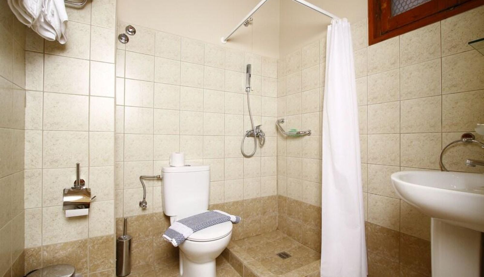Triple room - Bintzan Inn Hotel