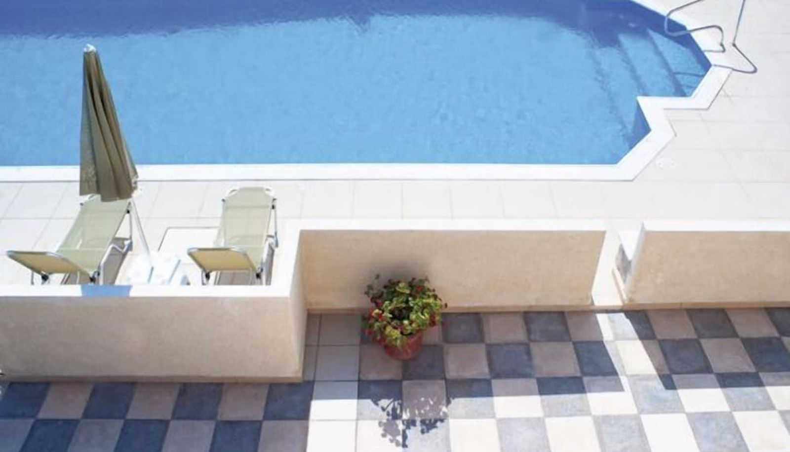Piscina - Hiona Holiday Hotel