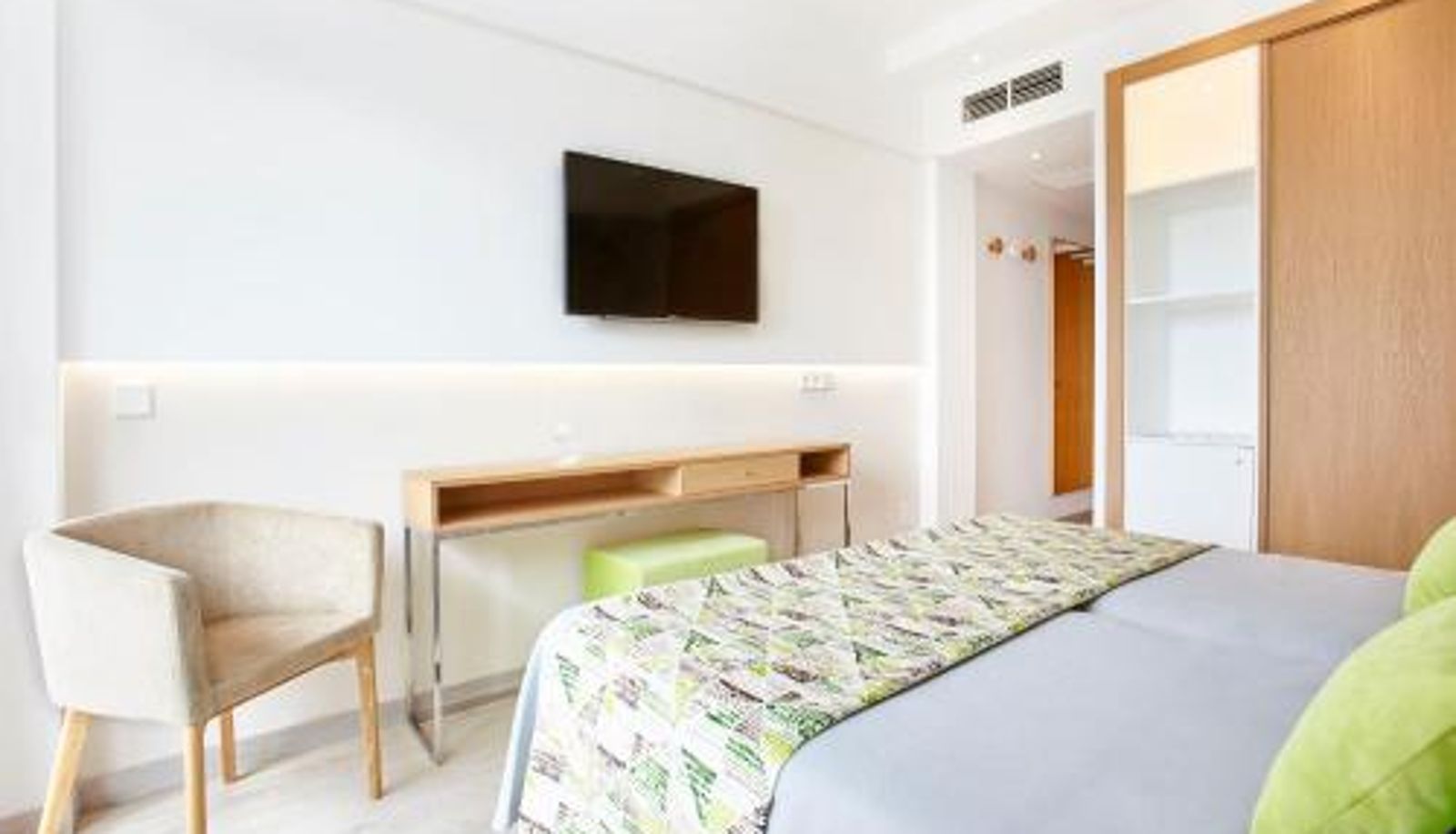 Info - Universal Hotel Castell Royal