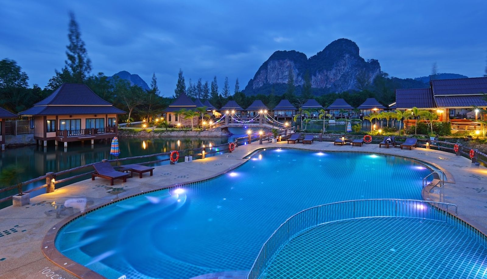 Zwembad - Poonsiri Resort
