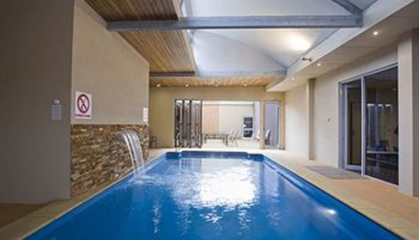 Pool - Bell Street Apartments Torquay