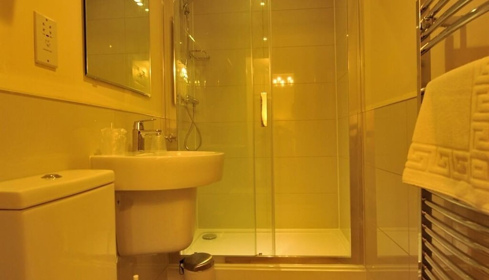 Info - Gails Guest House