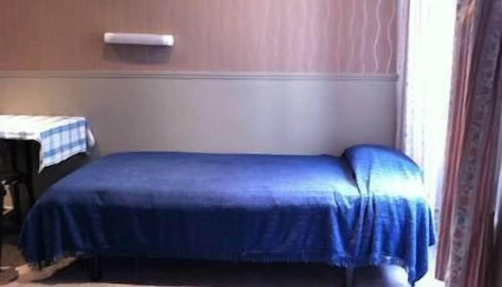 Chambre économique (simple) - Hotel Des Arts