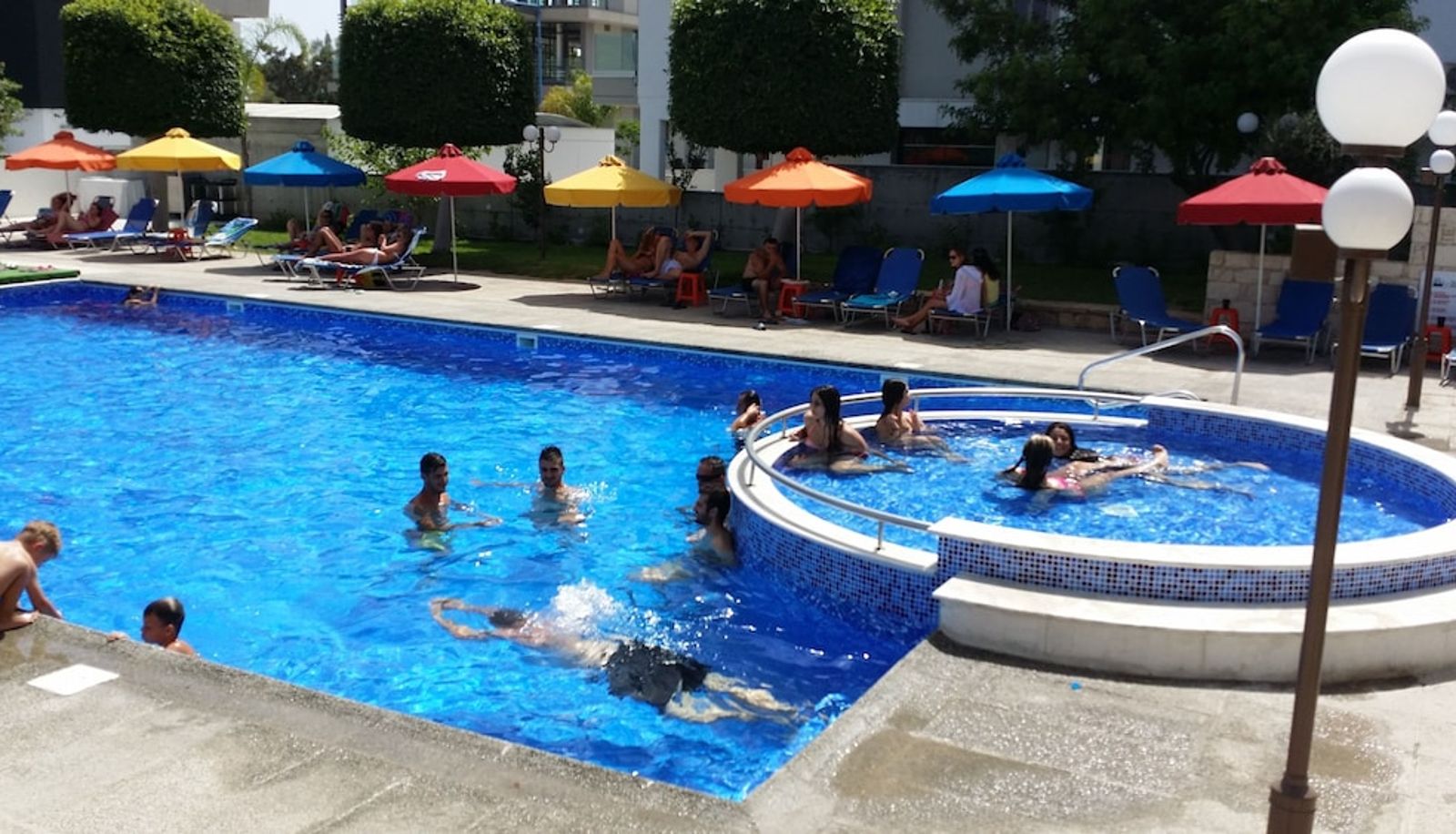 Pool - The Caravel Hotel