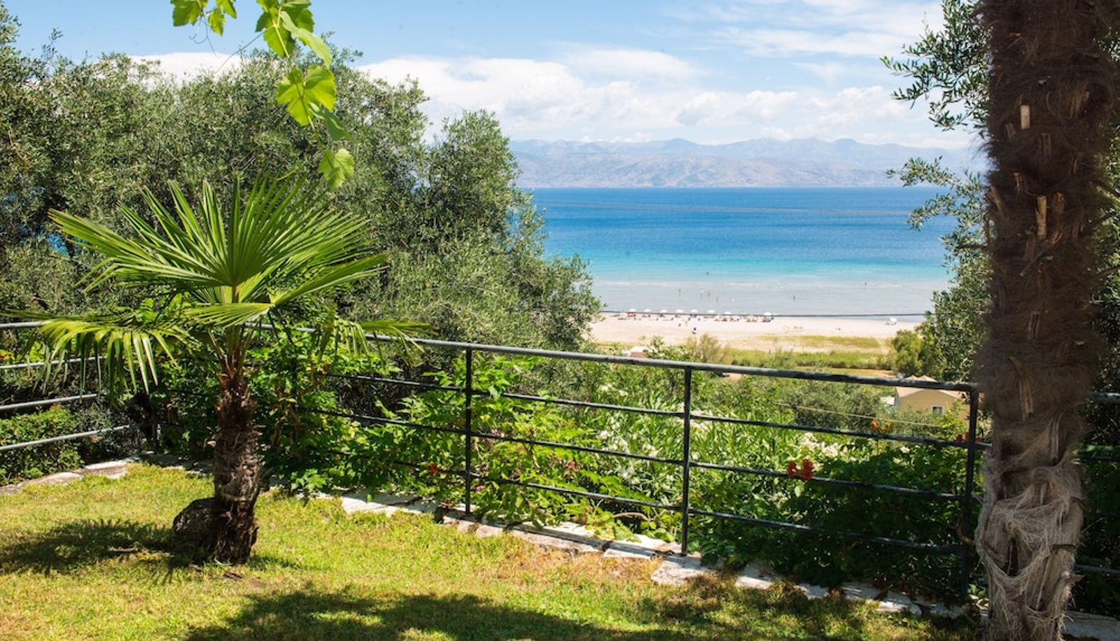 Garden - Dionysos Apartments