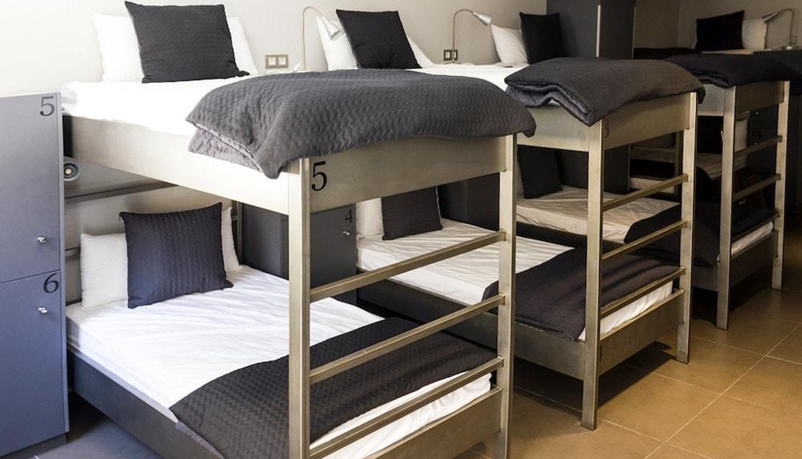 Budget room (single) - Don Moustache Hostel