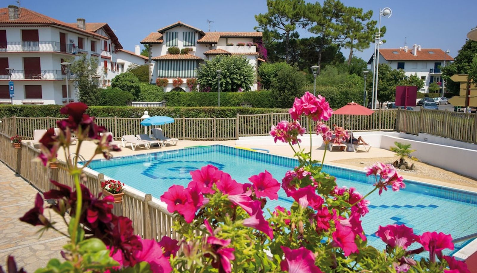 Piscine - Hôtel Résidence Vacances Bleues Orhoitza