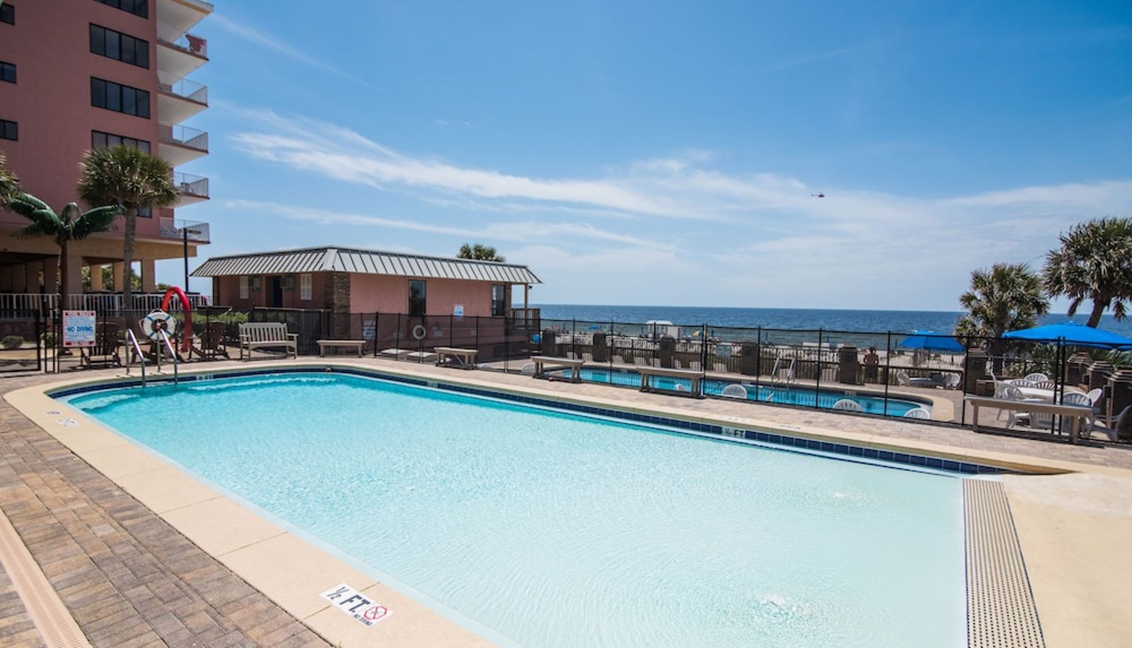 Pool - The Driftwood Lodge