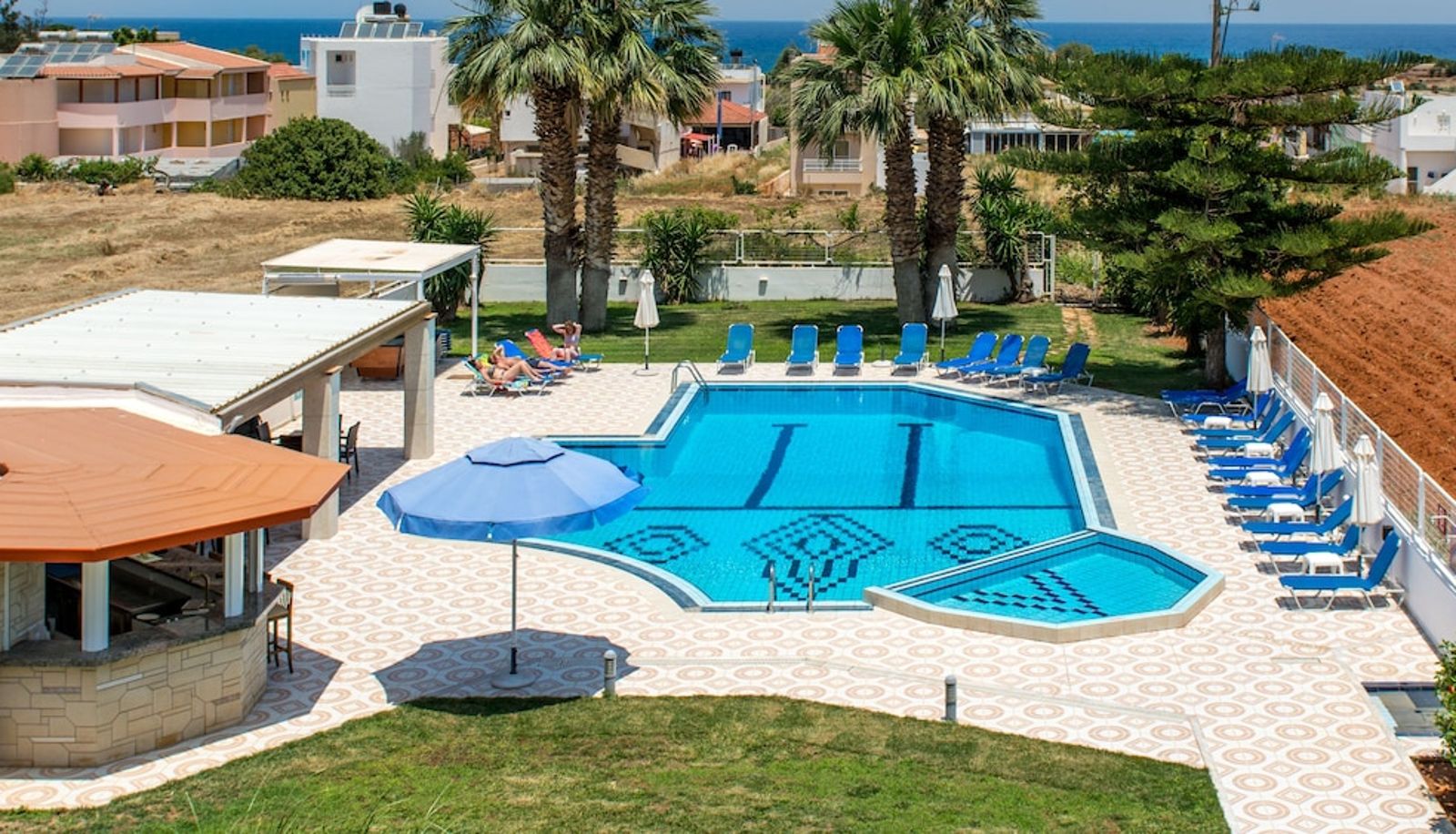 Pool - Manolis Apartments