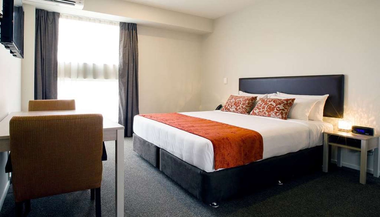 Zimmer - Ramada Suites by Wyndham Christchurch City