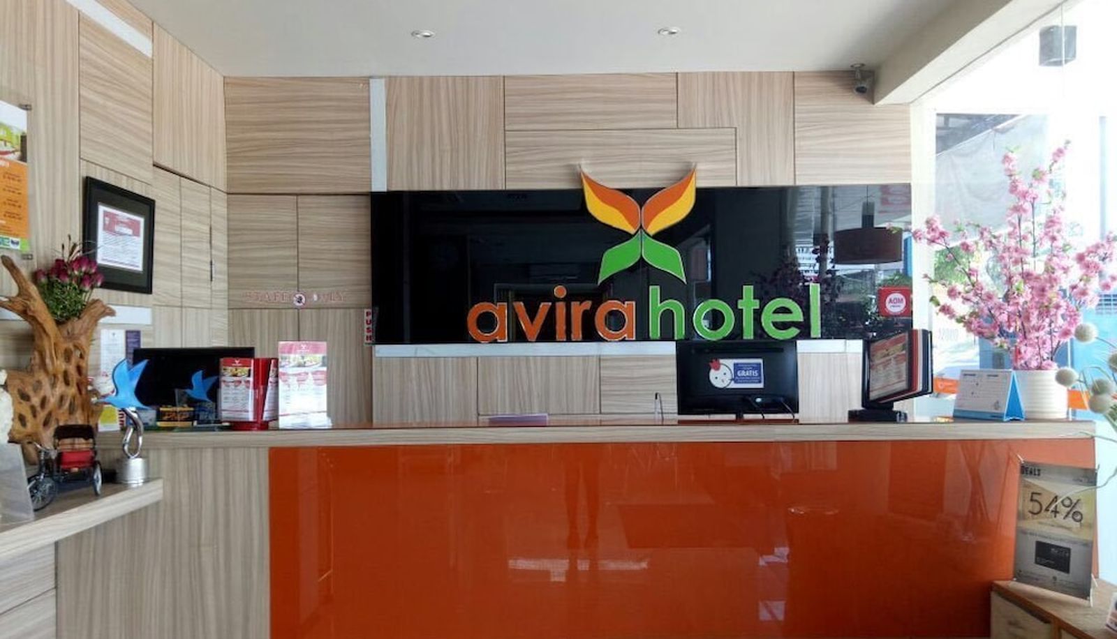 Reception - Avira Hotel Makassar