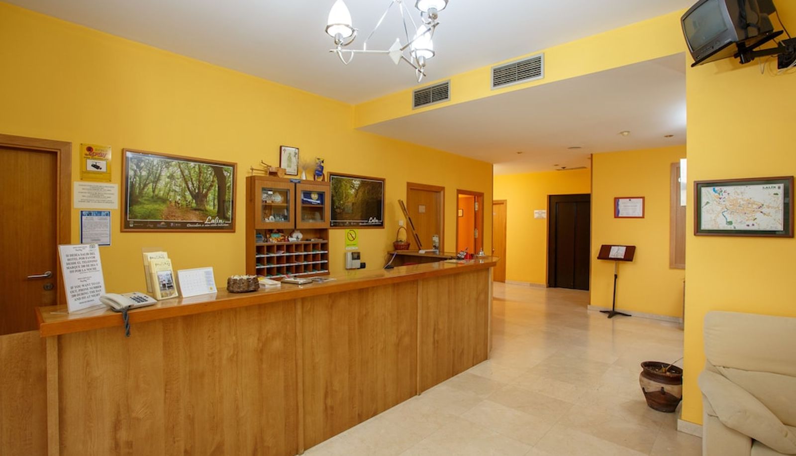 Reception - Hotel Pontiñas