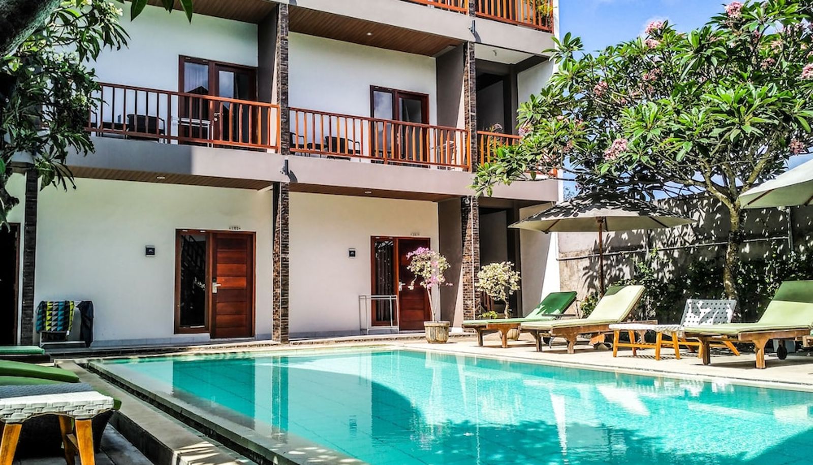 Basen - Naturela Uluwatu
