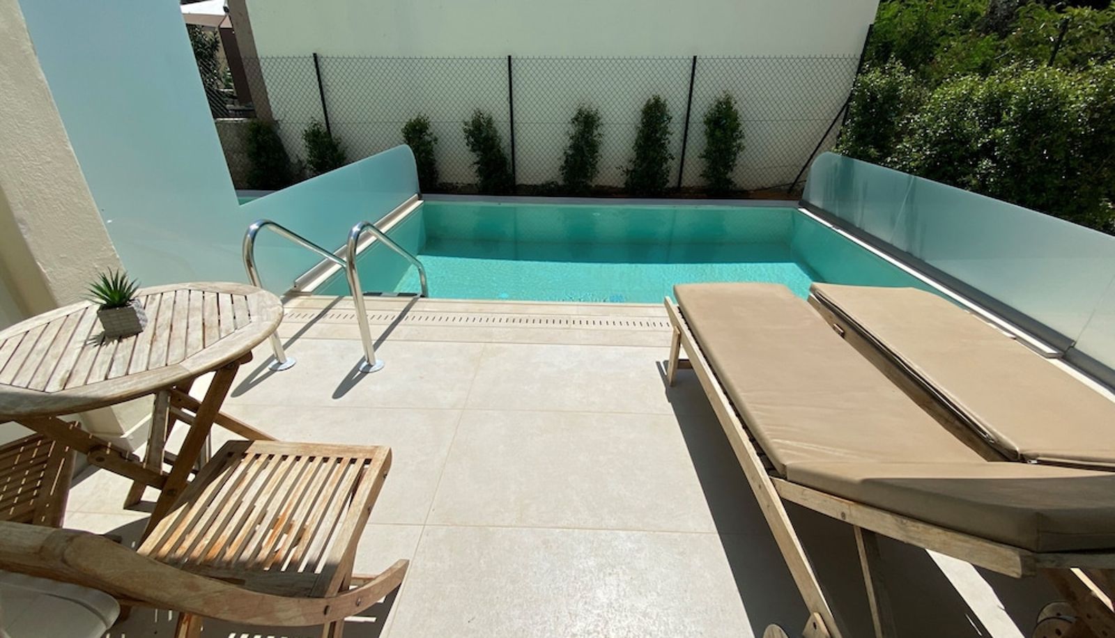 Pool - Forum Suites