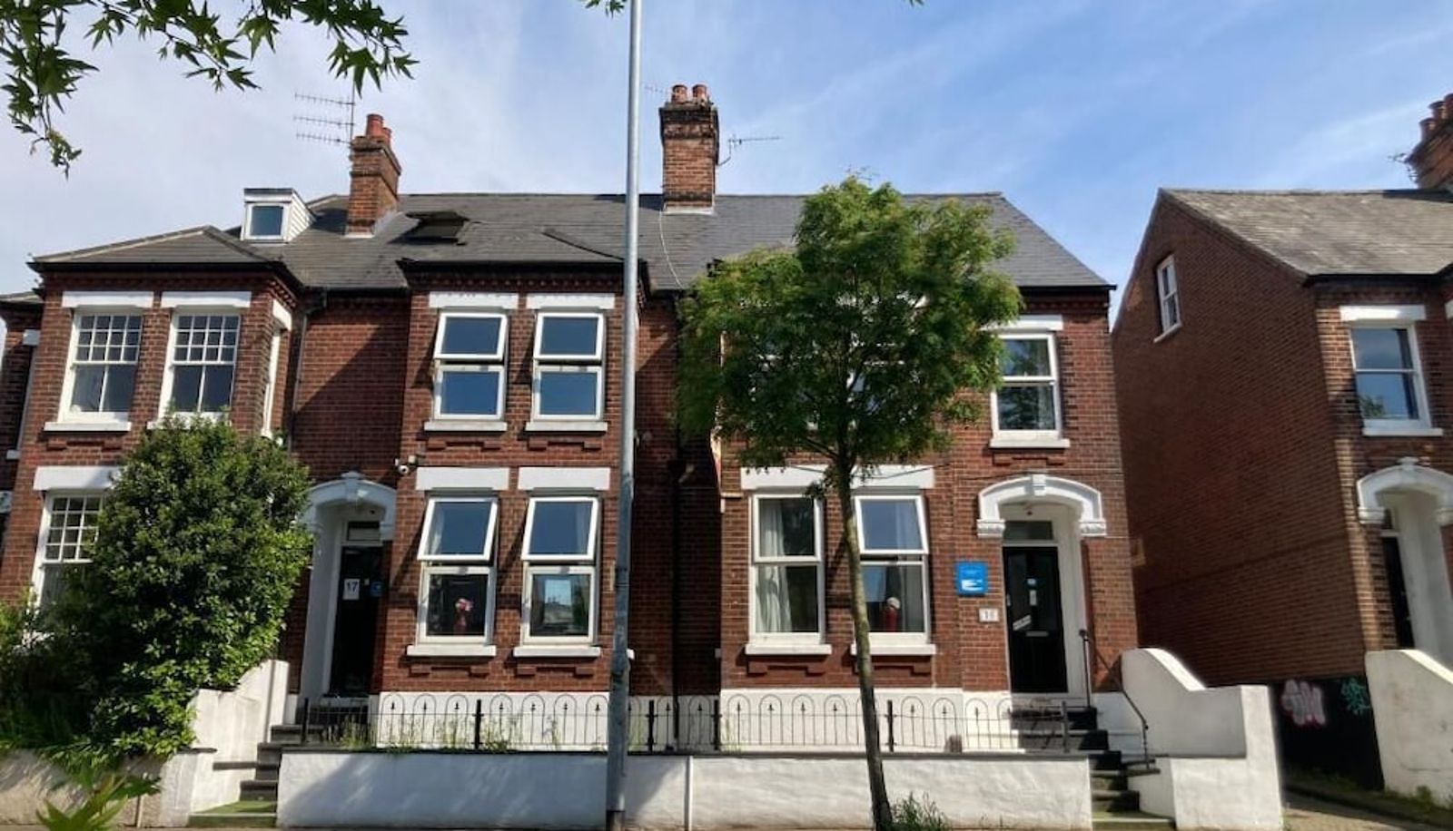 Info - Riverside Hotel Bed and Breakfast