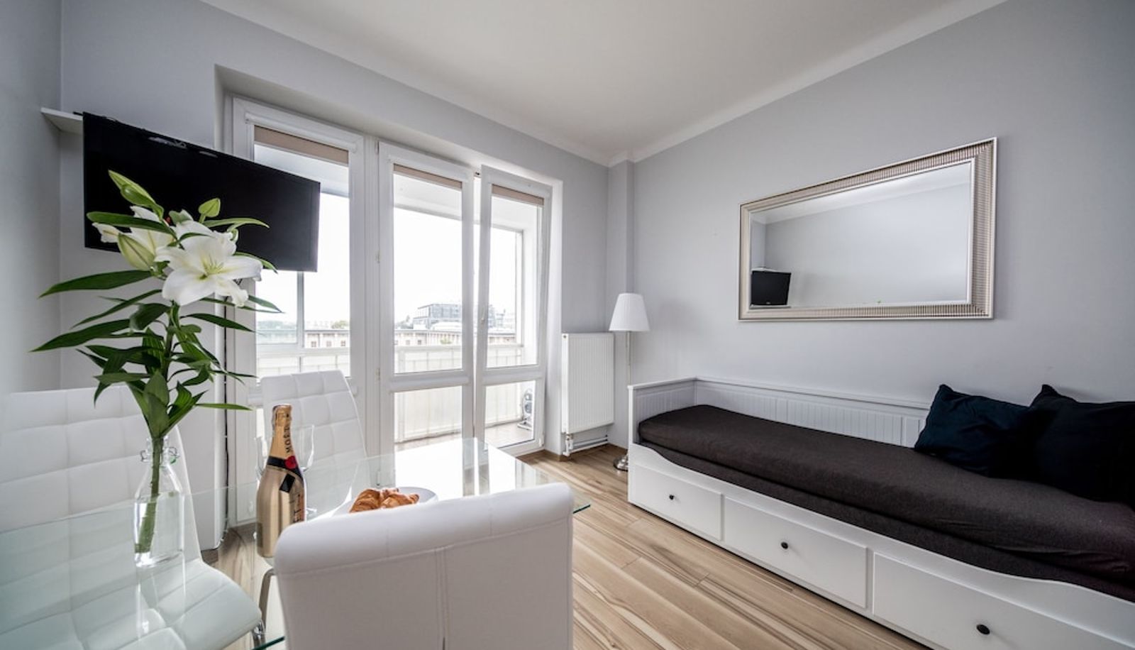 Info - Smolna Apartments by Your Freedom
