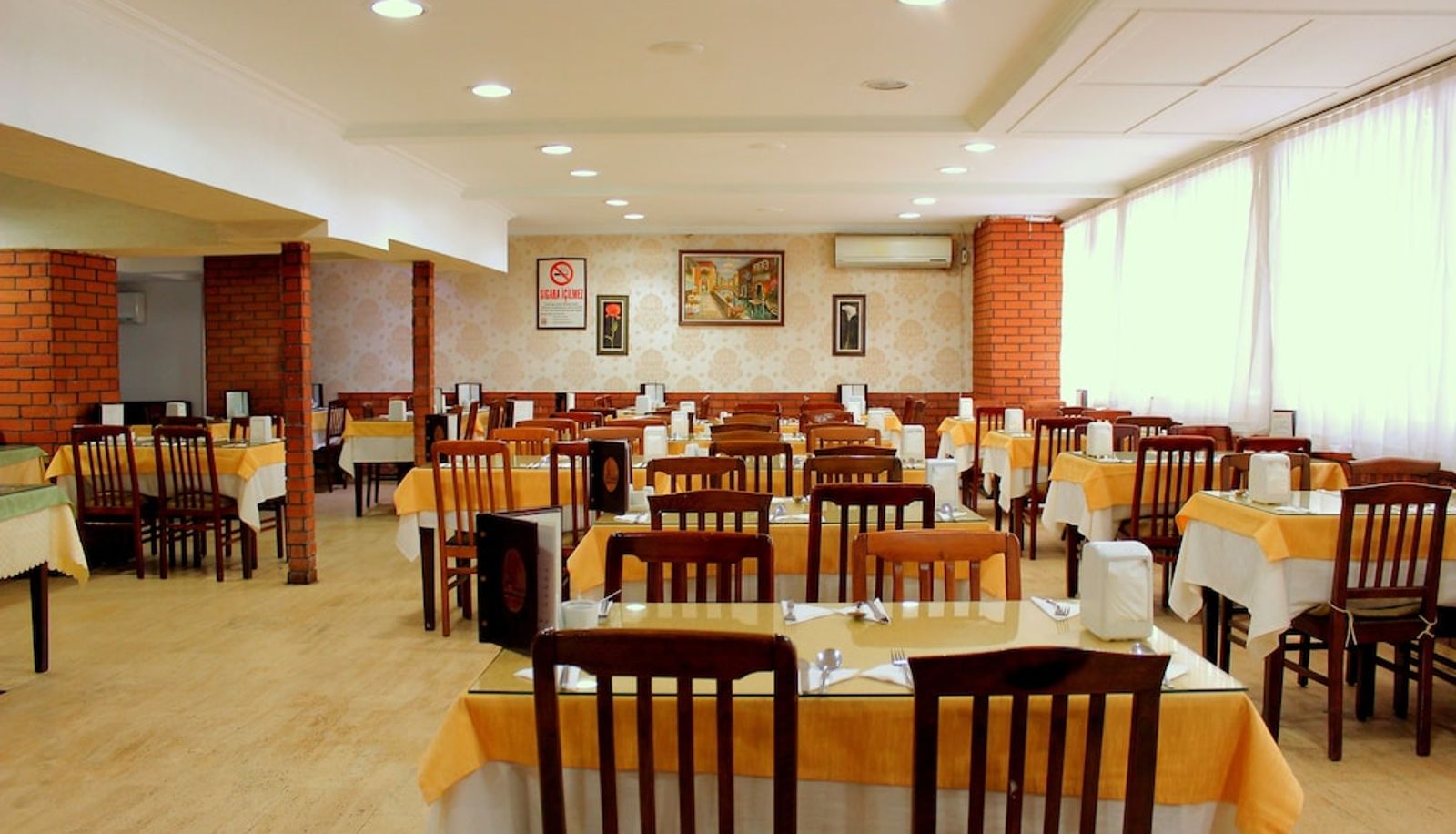 Hall - Hotel Büyük Paris