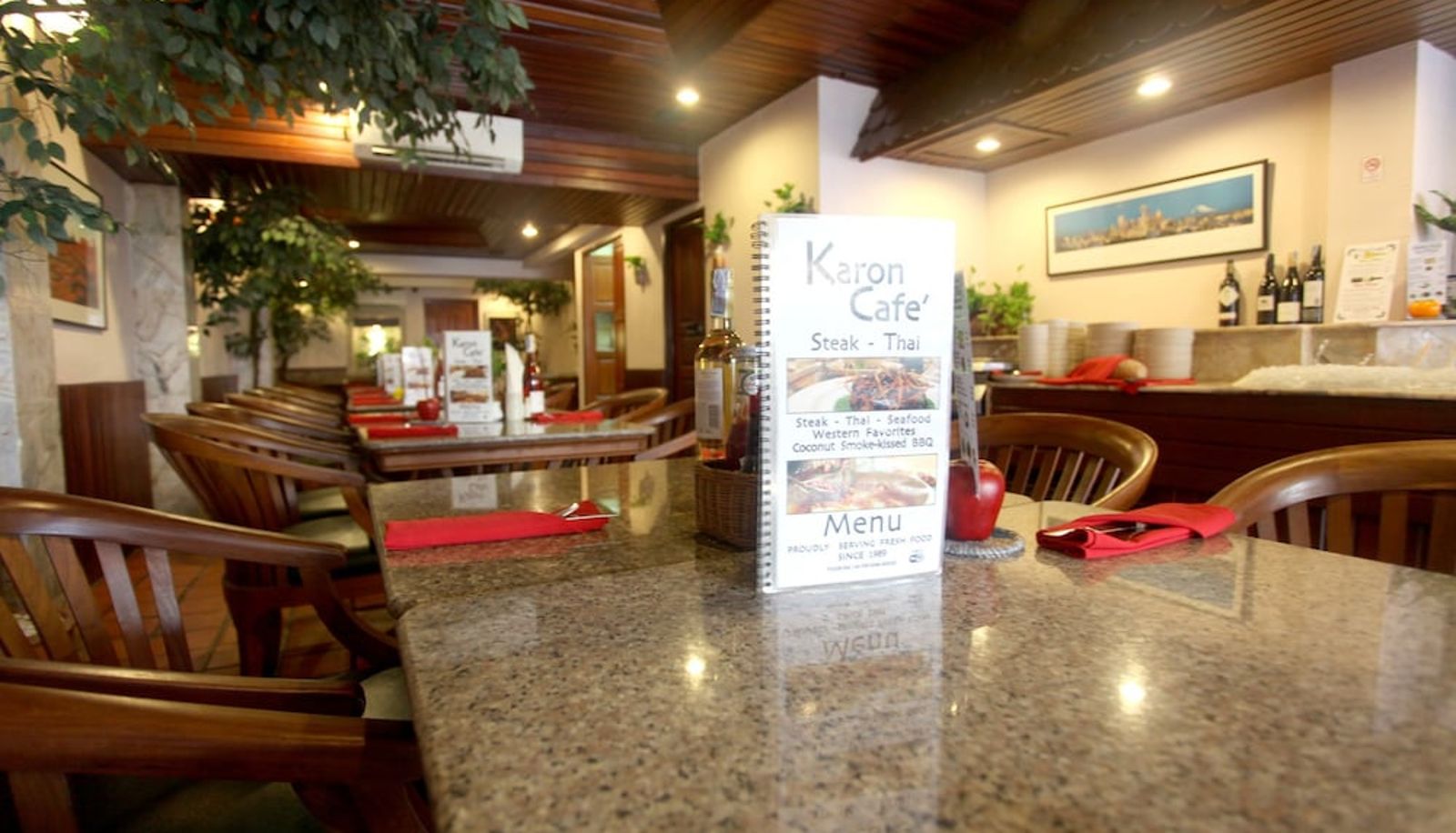 Hall - Karon Café Inn