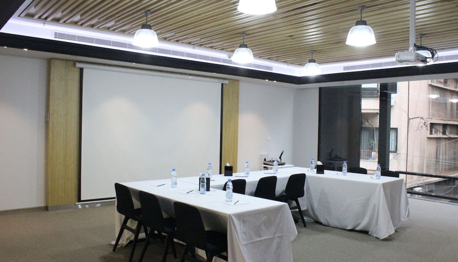 Meetingzimmer - 1866 Court & Suites