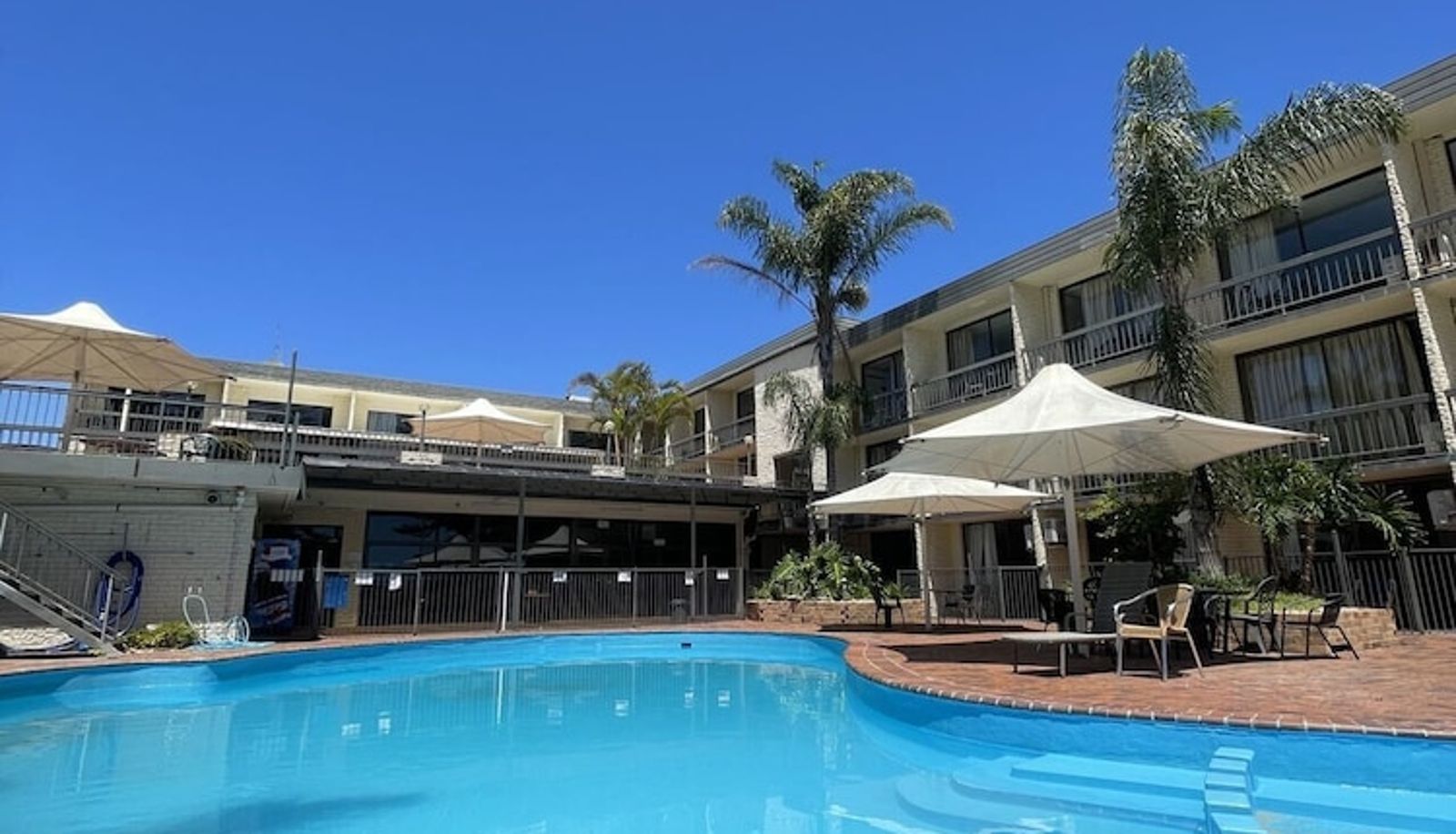 Basen - El Lago Waters Motel
