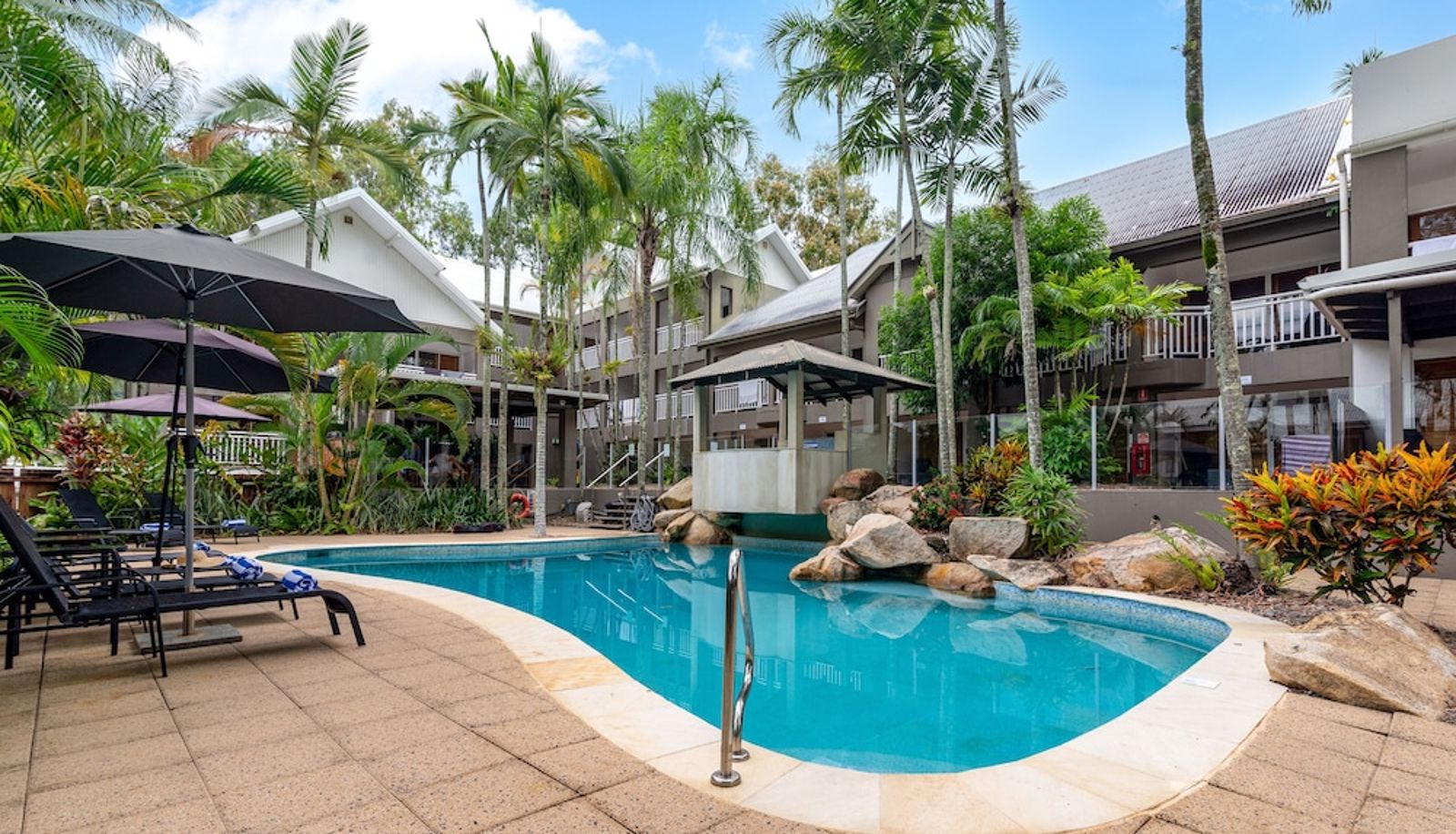 Pool - Paradise on the Beach Resort - Palm Cove