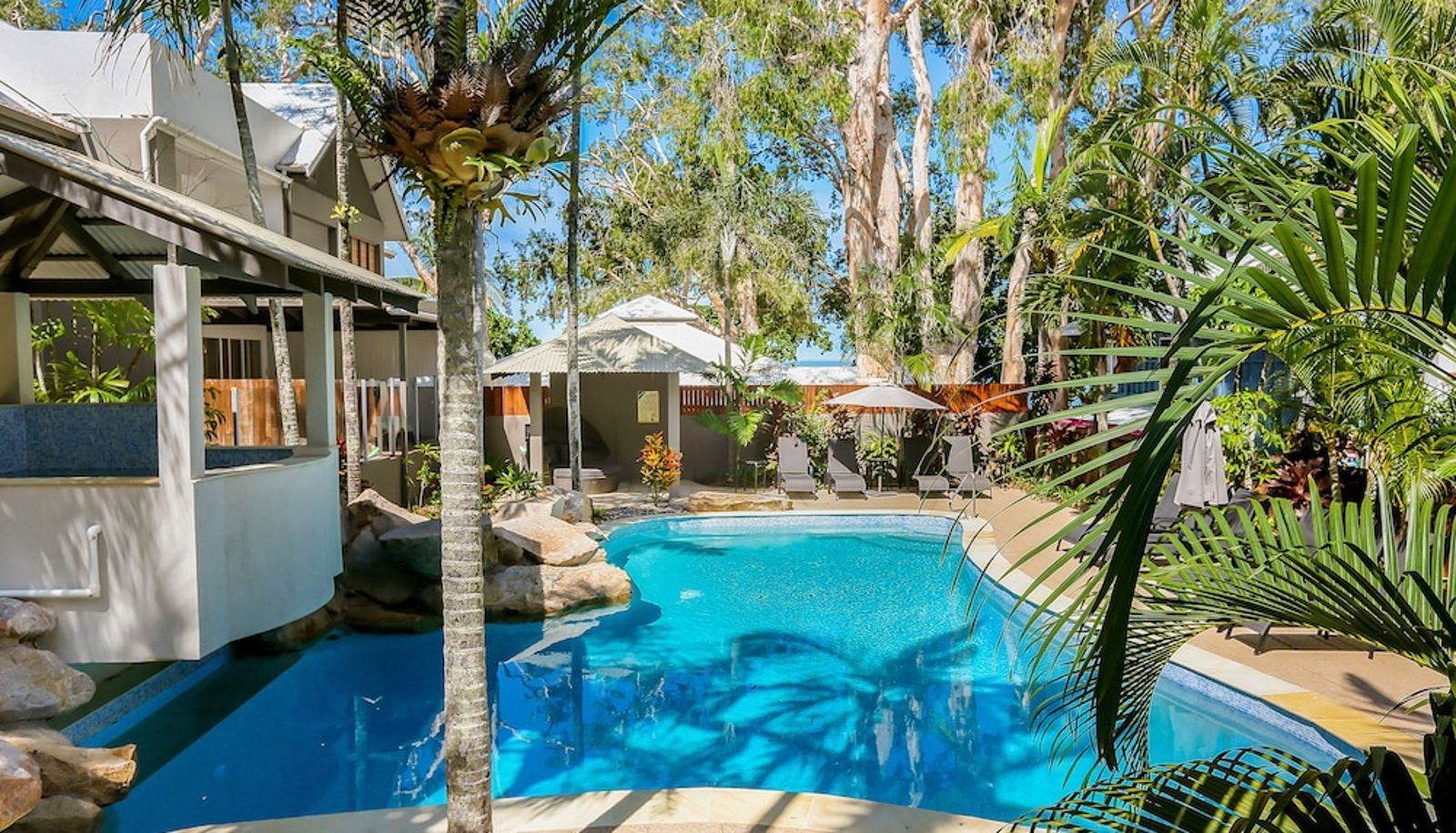 Pool - Paradise on the Beach Resort - Palm Cove