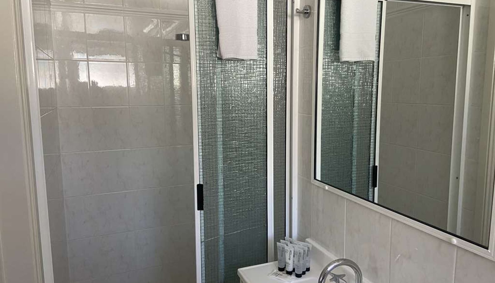 Zimmer - City Oasis Inn Townsville SureStay Collection by BW