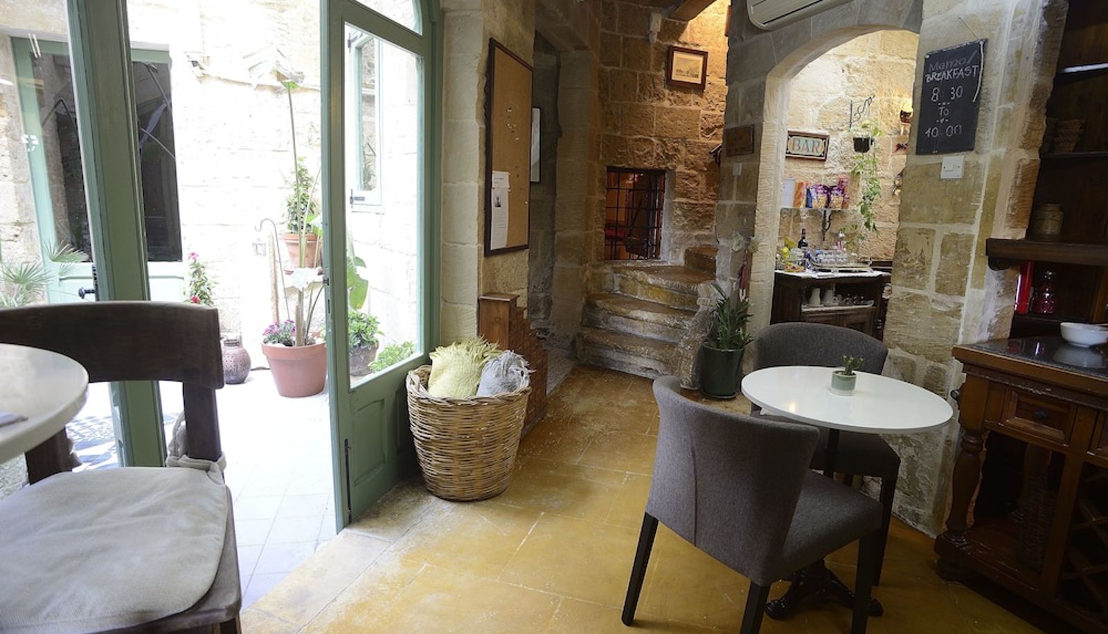 Hall - The Burrow Guest House