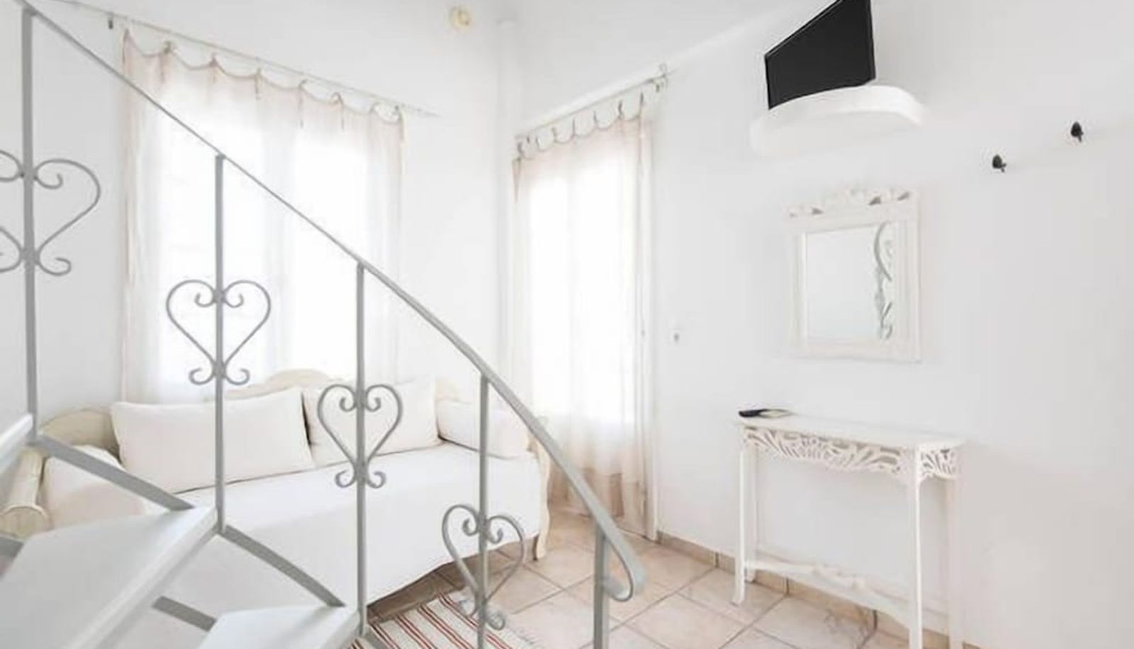 Hall - LavaRock Villa