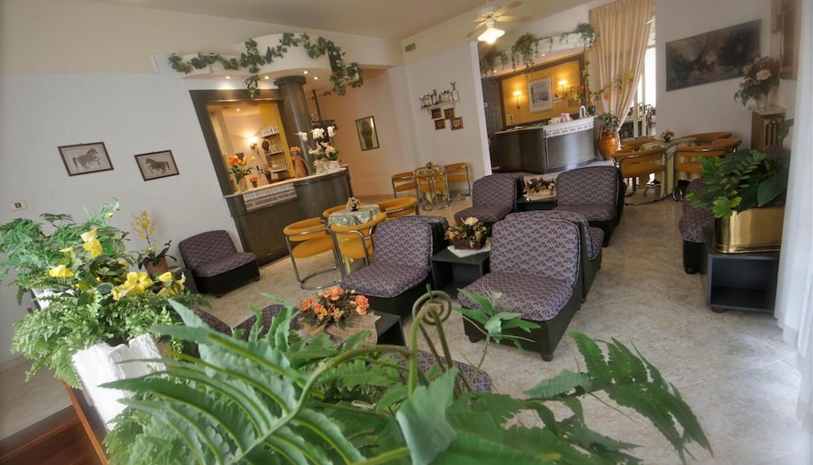 Lobby - Victory Hotel