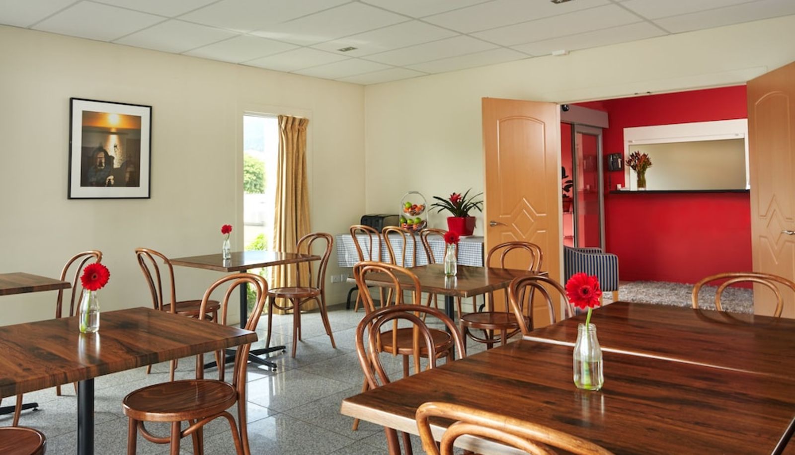 Hall - Saxton Lodge