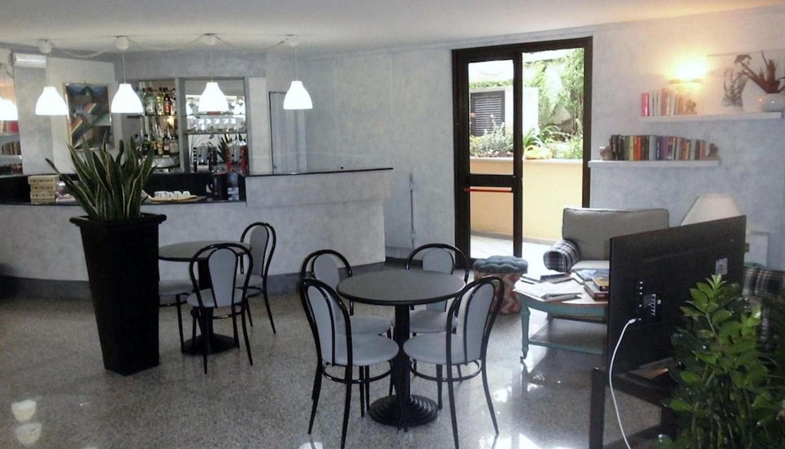 Hal - Hotel Desiderio