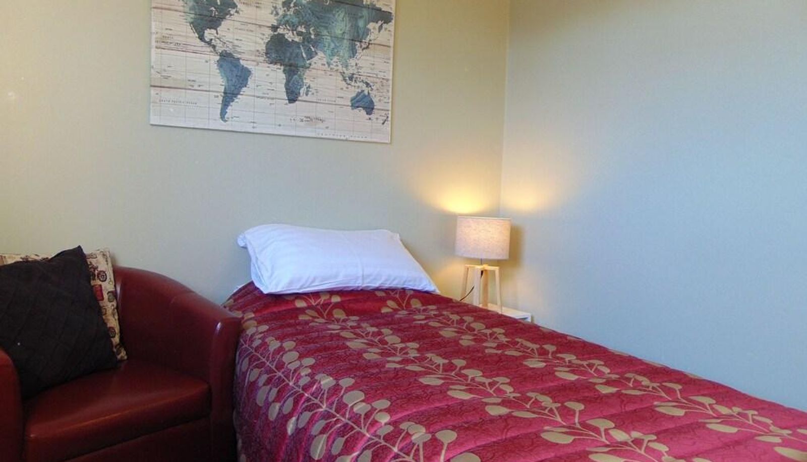 Standard room - Redwood Lodge