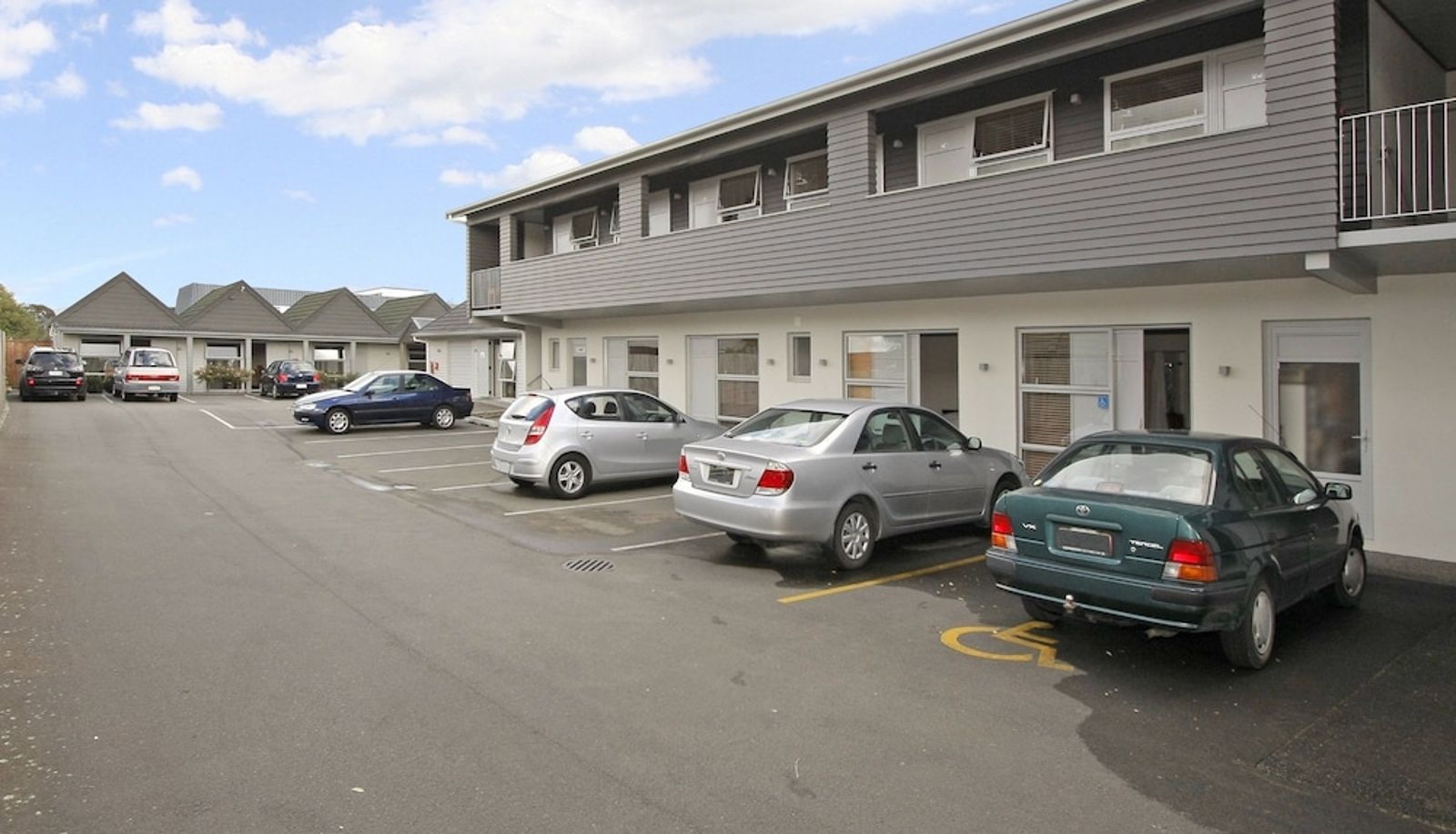 Info - Big Five Motel
