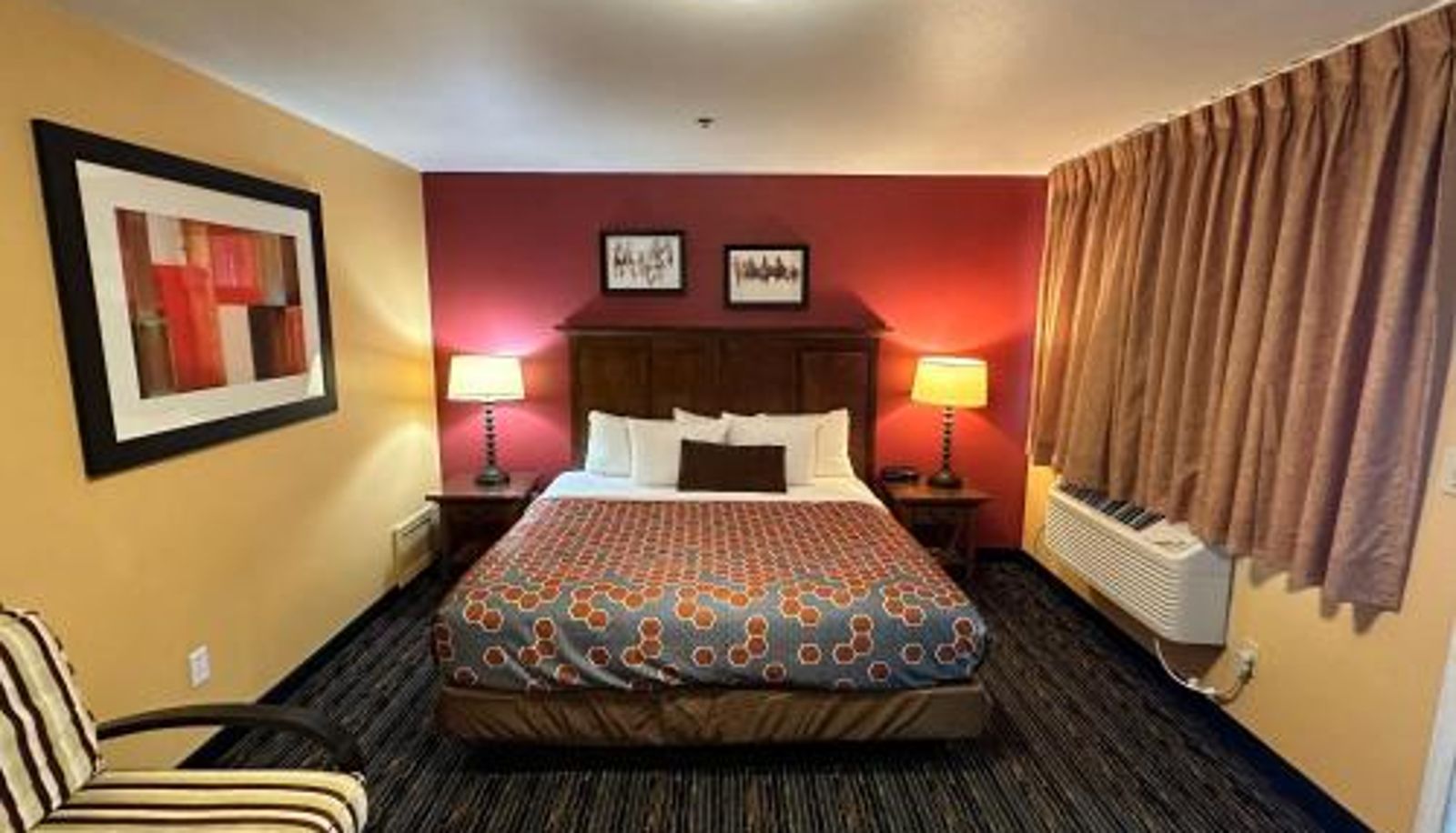 Zimmer - The Royal Victorian Motel